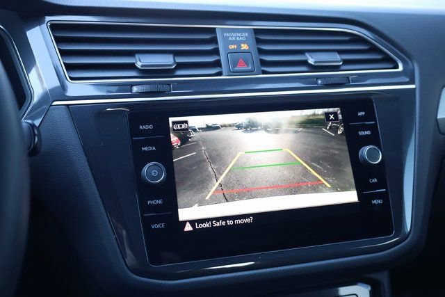 Used 2023 Volkswagen Tiguan SE R-Line image 17