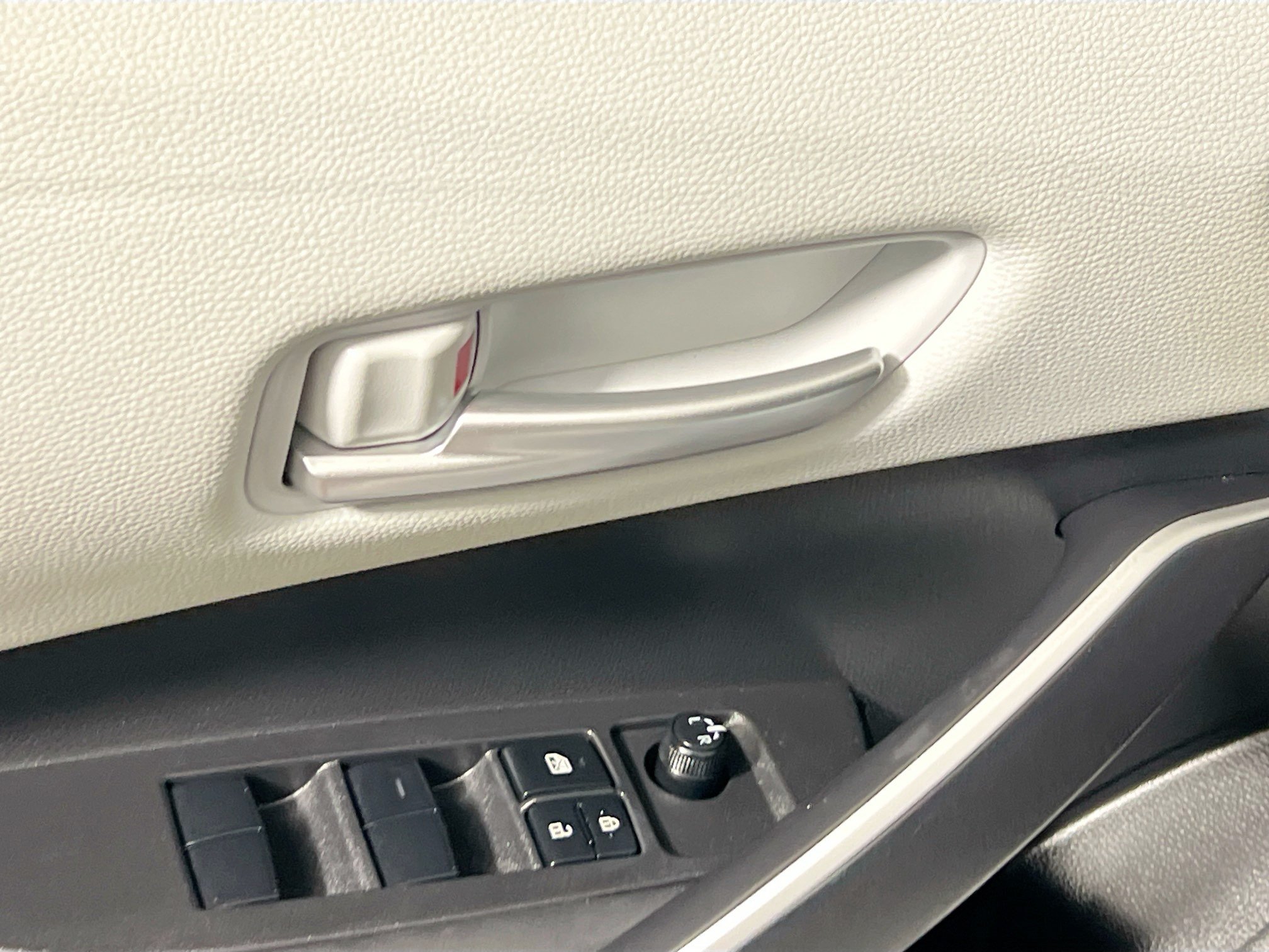 Used 2024 Toyota Corolla SE w/ SE Premium Package FWD image 16
