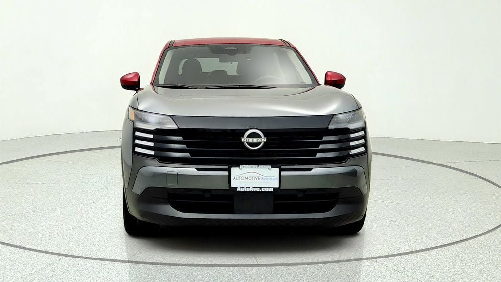 Used 2025 Nissan Kicks SV FWD image 2