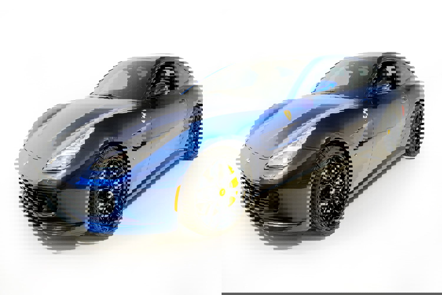 Certified 2019 Ferrari GTC4Lusso T RWD image 2