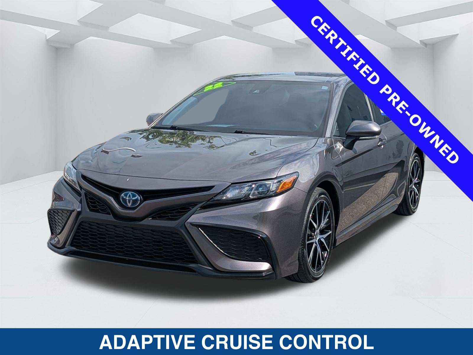 Used 2022 Toyota Camry SE FWD image 7