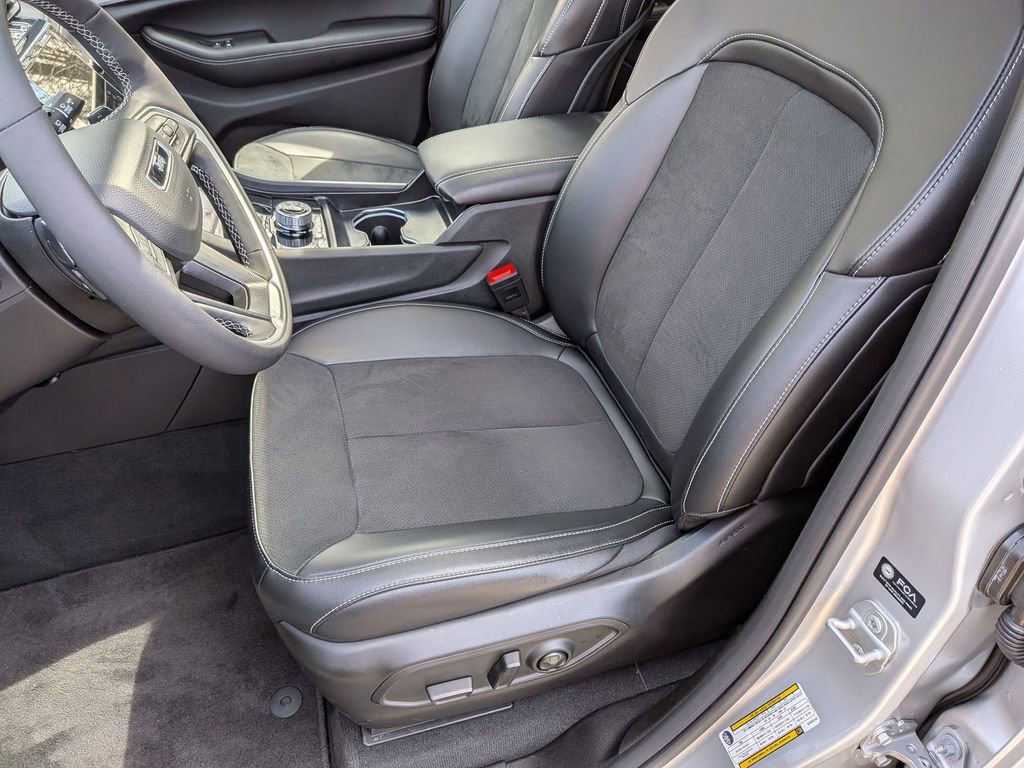 Used 2025 Jeep Grand Cherokee Altitude image 21