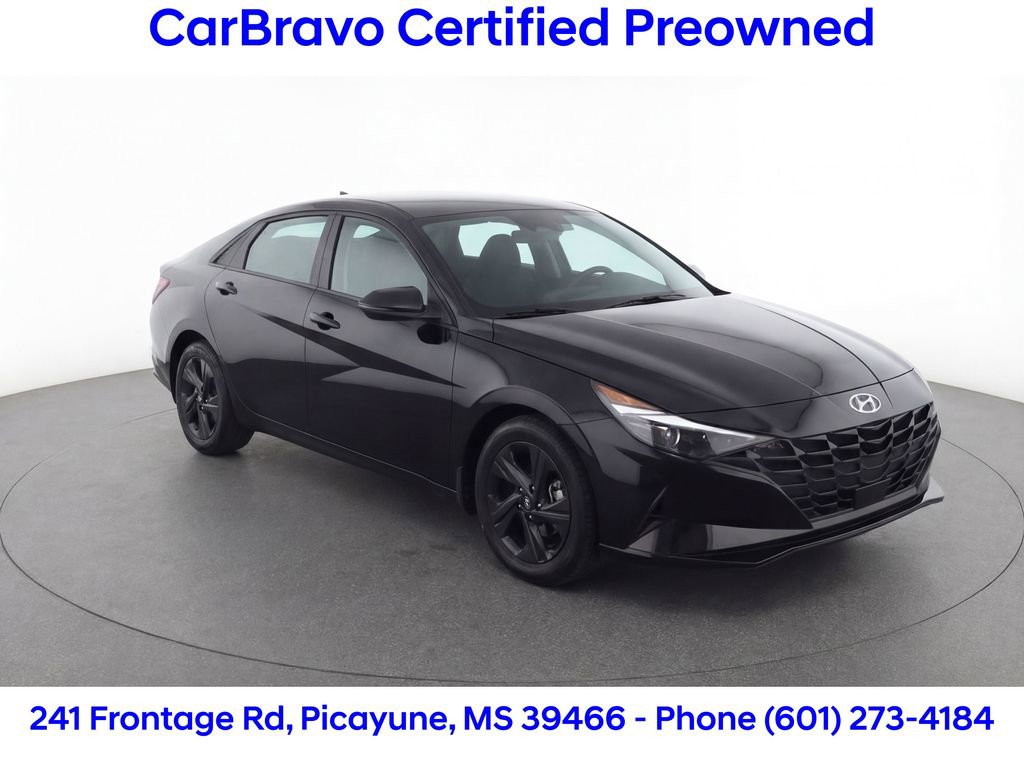 Used 2023 Hyundai Elantra SEL video 3