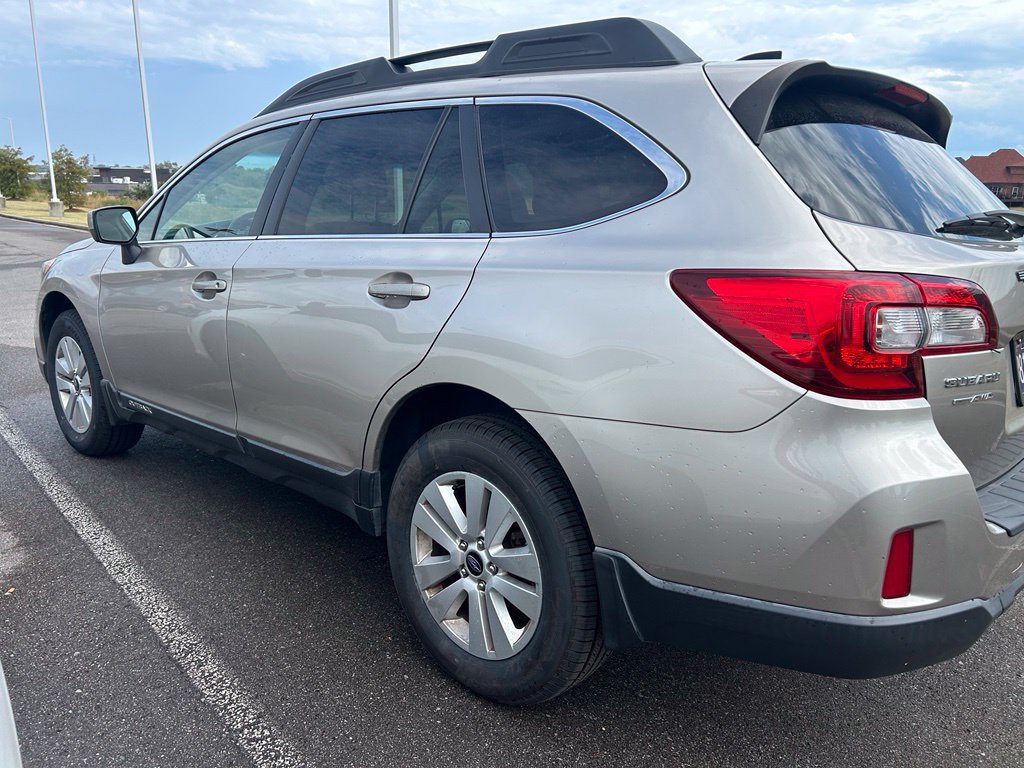 Used 2016 Subaru Outback 2.5i Premium AWD/4WD image 4
