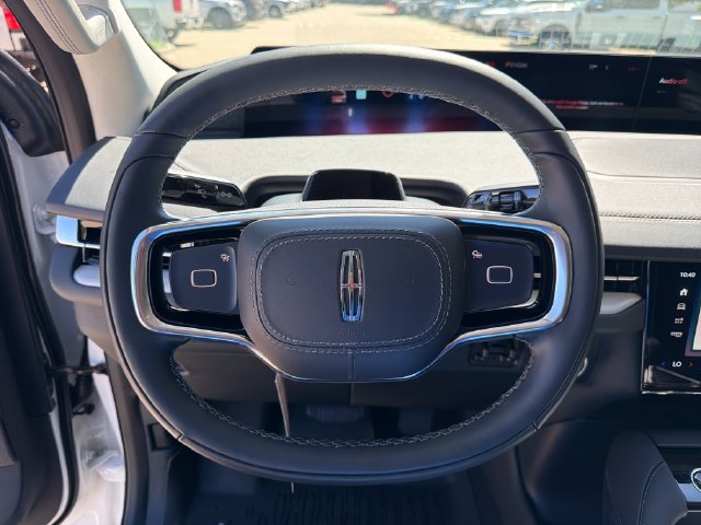 New 2026 Lincoln Navigator Reserve AWD/4WD image 25