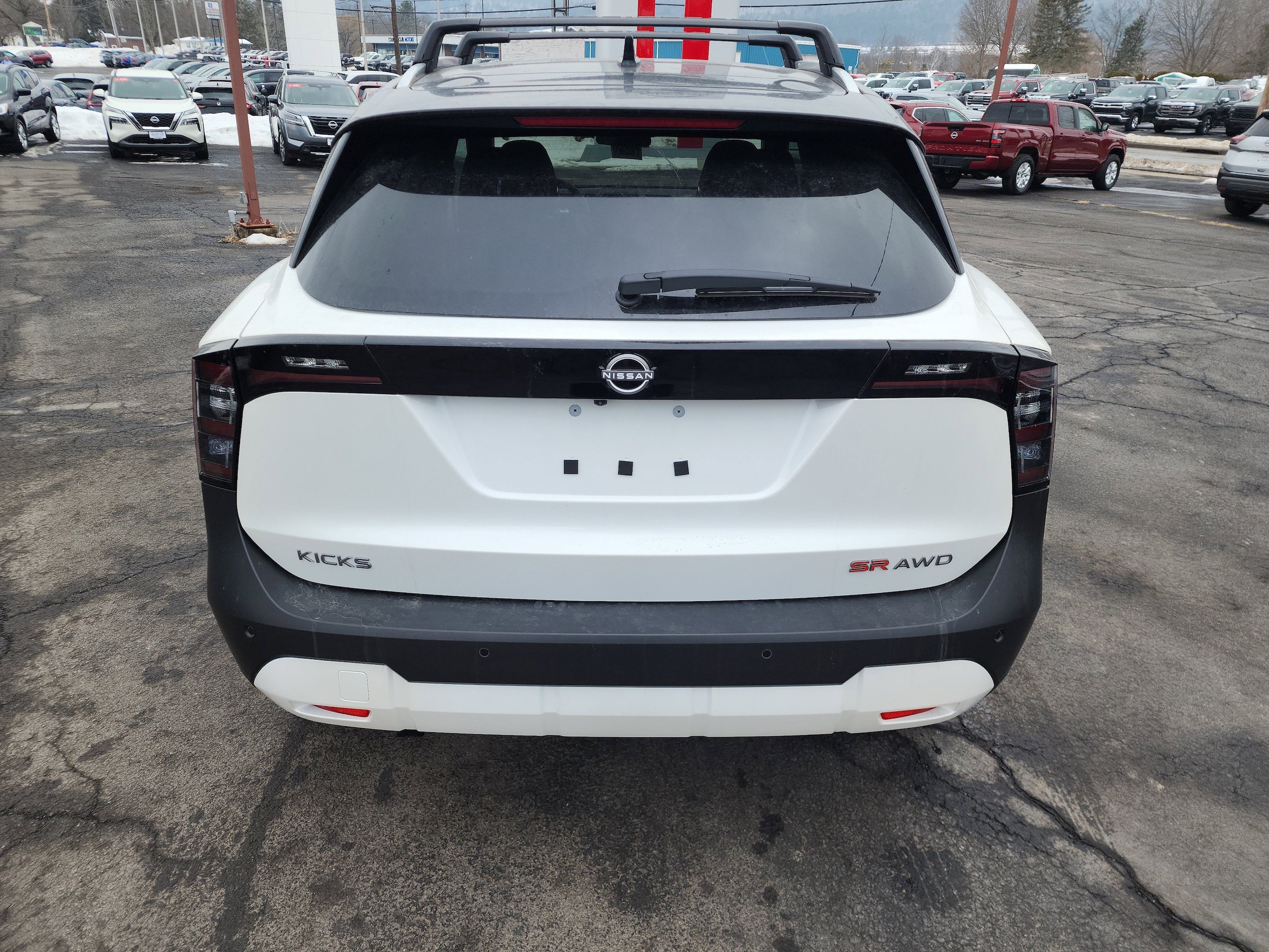 New 2026 Nissan Kicks SR w/ SR Premium Package AWD/4WD image 7