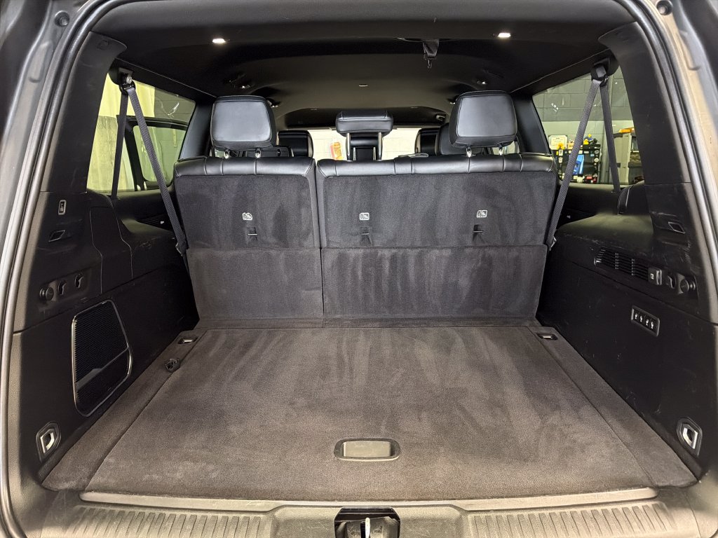Used 2024 Jeep Wagoneer L Series II w/ Flexible Seating Group AWD/4WD image 22