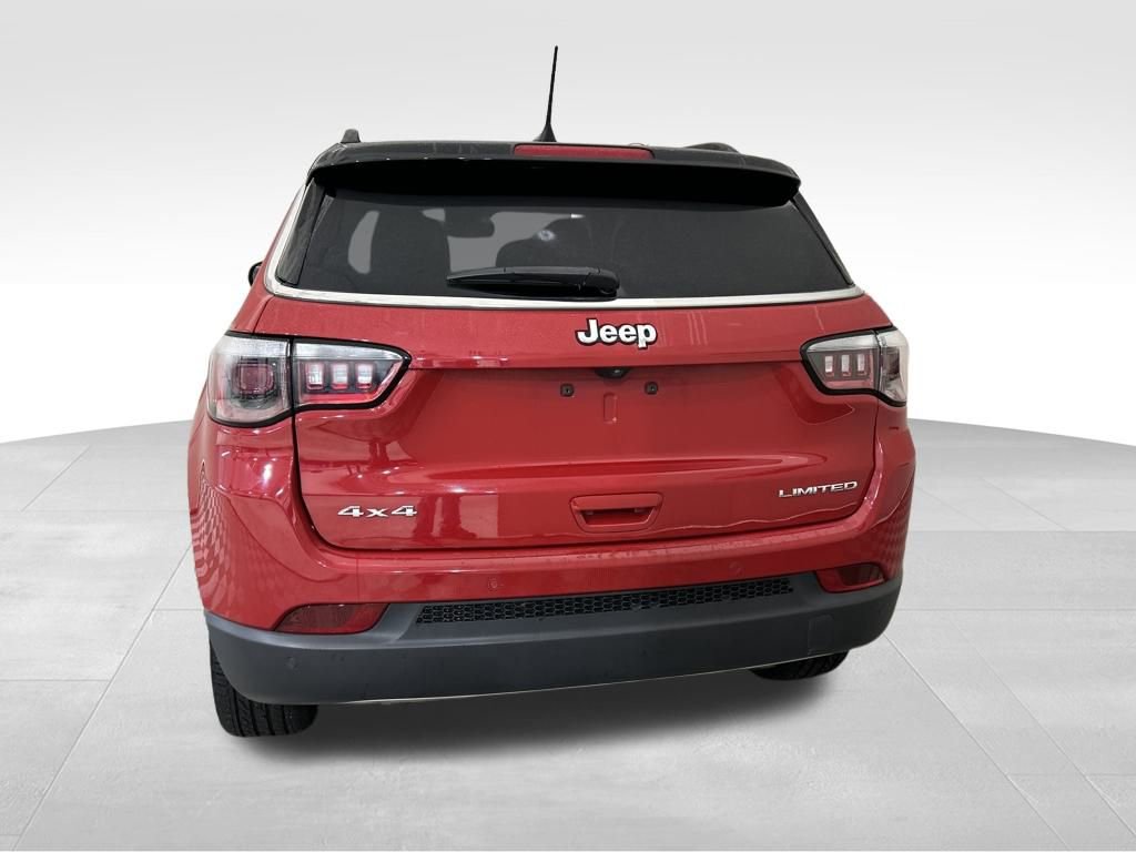 Used 2024 Jeep Compass Limited image 4
