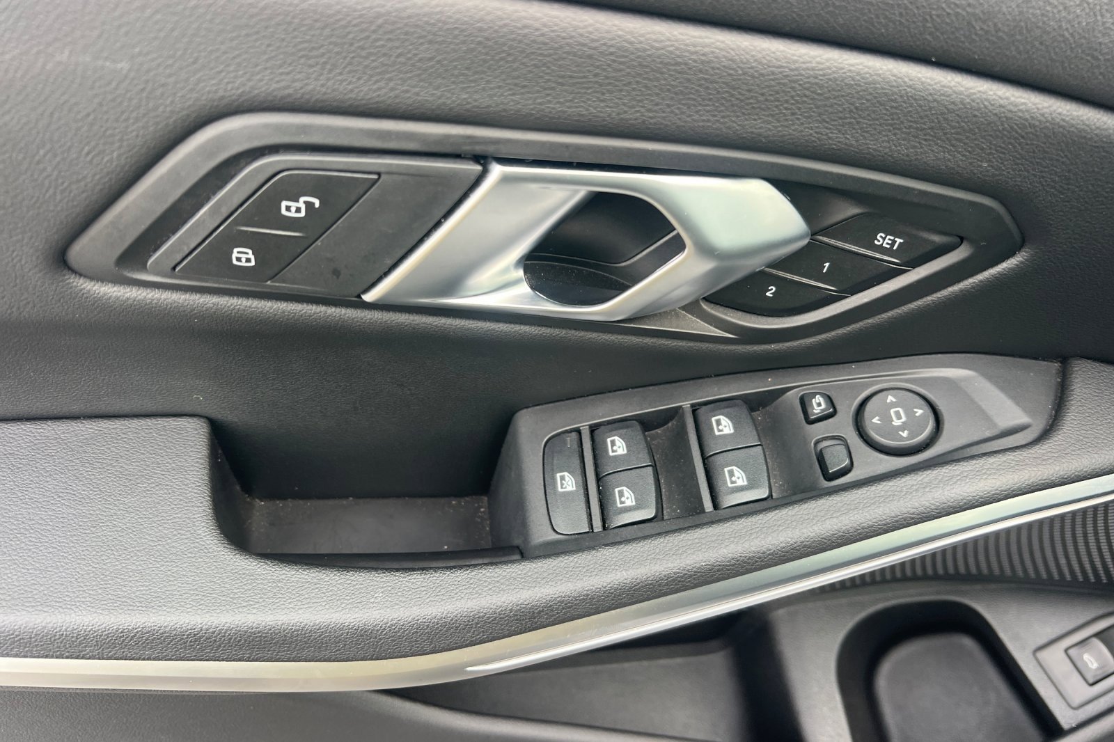 Used 2024 BMW 330i Sedan image 8