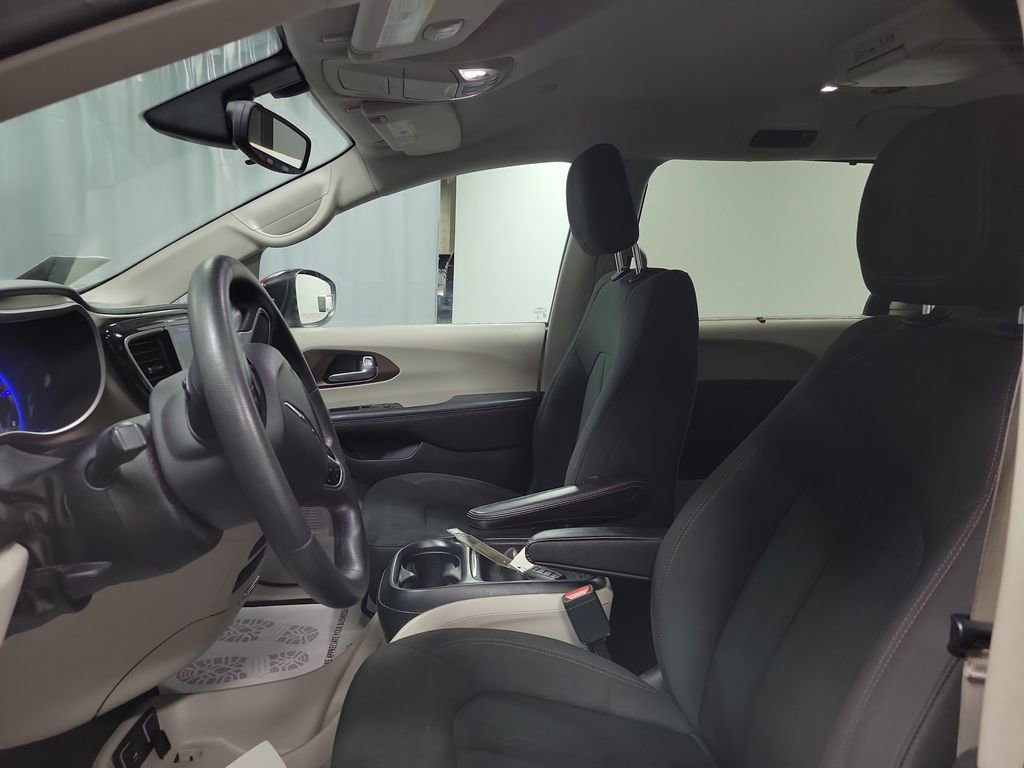 Used 2017 Chrysler Pacifica Touring Plus w/ Tire & Wheel Group image 13