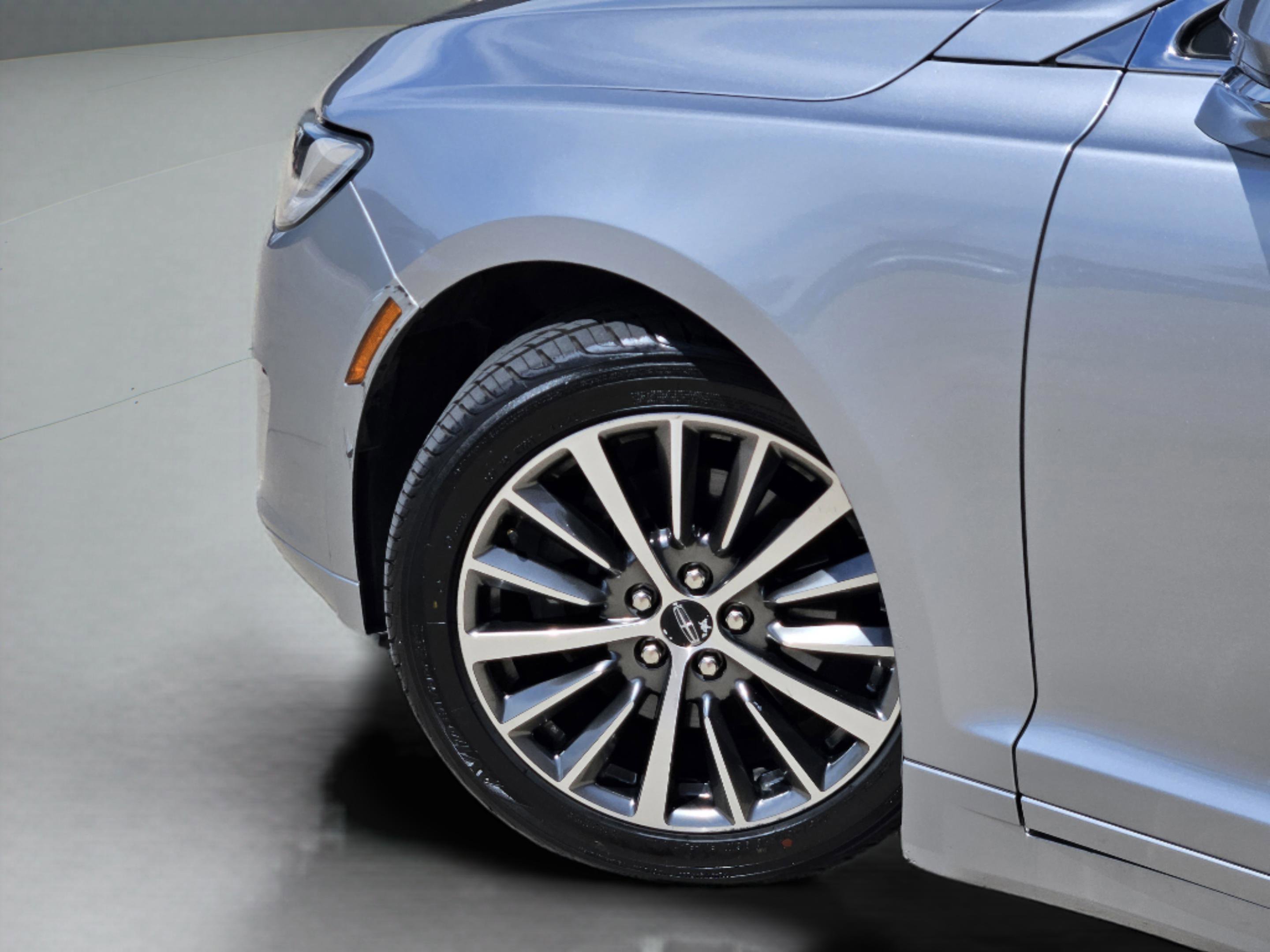 Used 2020 Lincoln MKZ w/ Convenience Package image 25