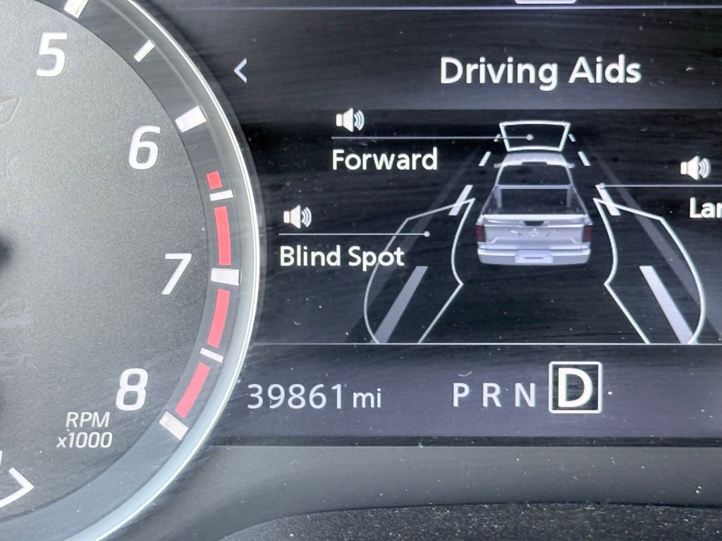 Used 2020 Nissan Titan SL w/ Moonroof Package image 17