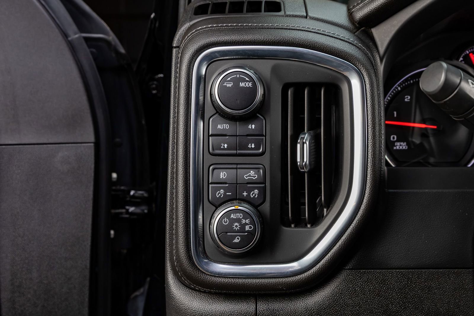 Used 2021 Chevrolet Silverado 2500 LTZ w/ LTZ Plus Package image 22