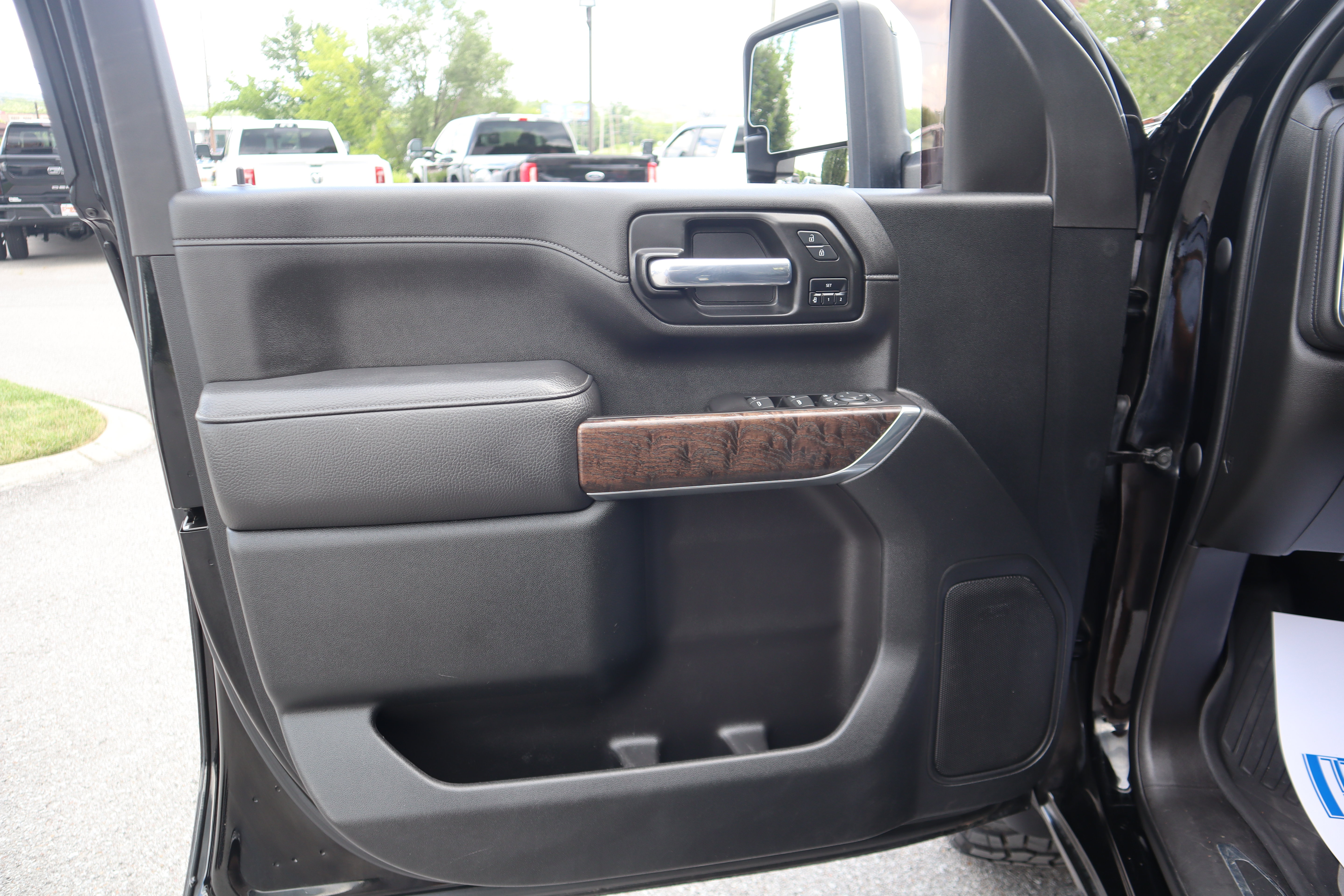 Used 2021 GMC Sierra 2500 Denali w/ Denali Ultimate Package AWD/4WD image 24