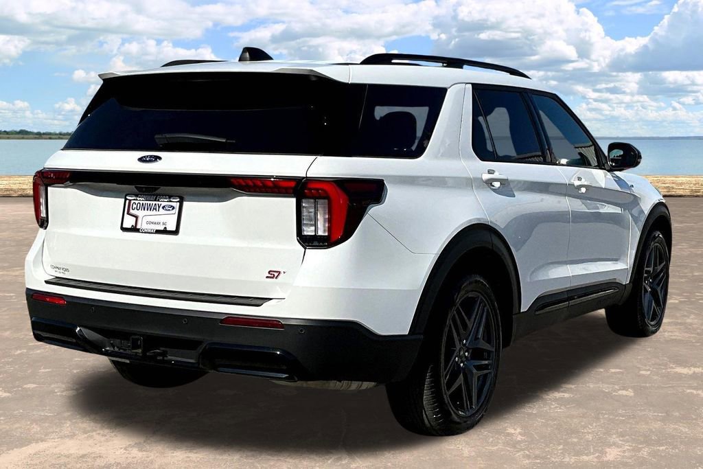 Used 2025 Ford Explorer ST-Line w/ Premium Package image 8