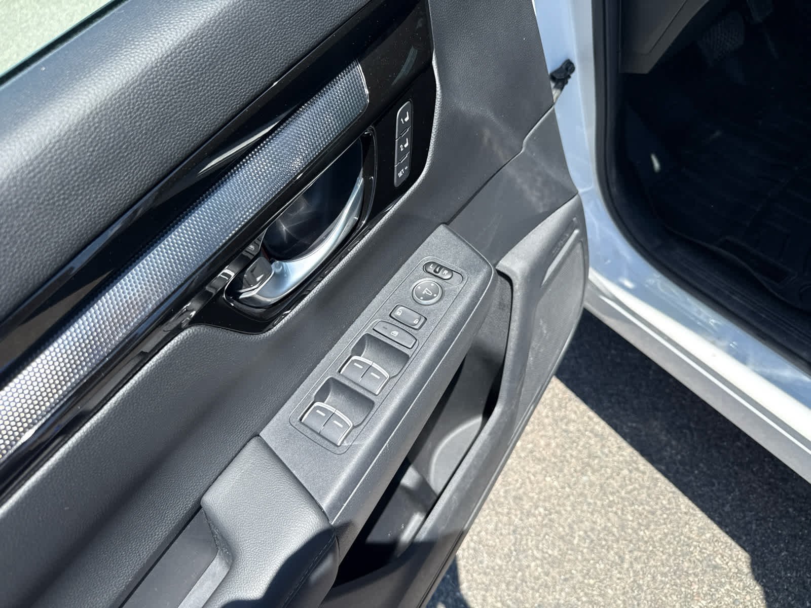 Used 2023 Honda CR-V EX-L image 14