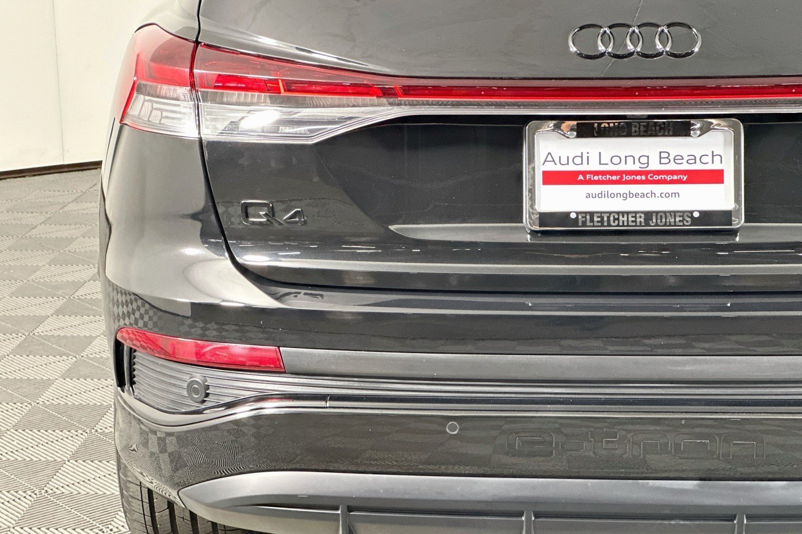 Used 2023 Audi Q4 e-tron Premium Plus w/ Premium Plus AWD/4WD image 17