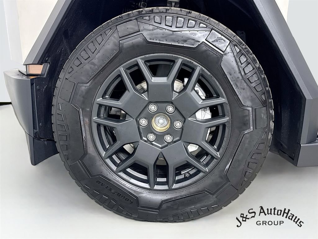 Used 2024 Tesla Cybertruck AWD Crew Cab image 36
