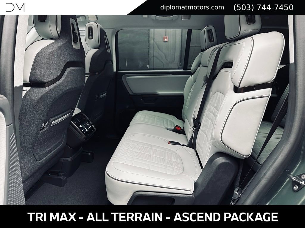 Used 2025 Rivian R1S Premium AWD/4WD image 24