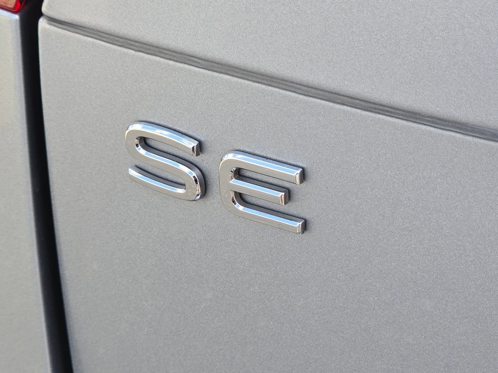 Used 2024 Volkswagen Tiguan SE R-Line AWD/4WD image 16