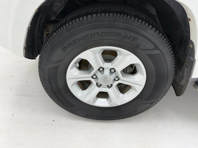 Used 2015 Toyota 4Runner SR5 image 7