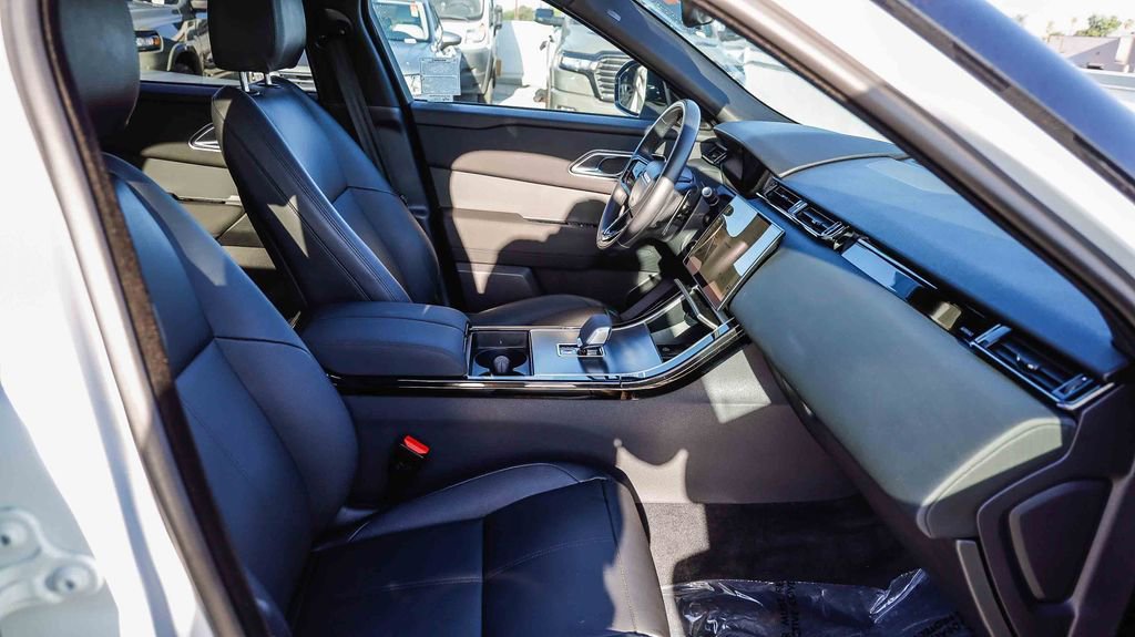 Used 2024 Land Rover Range Rover Velar Dynamic SE image 21