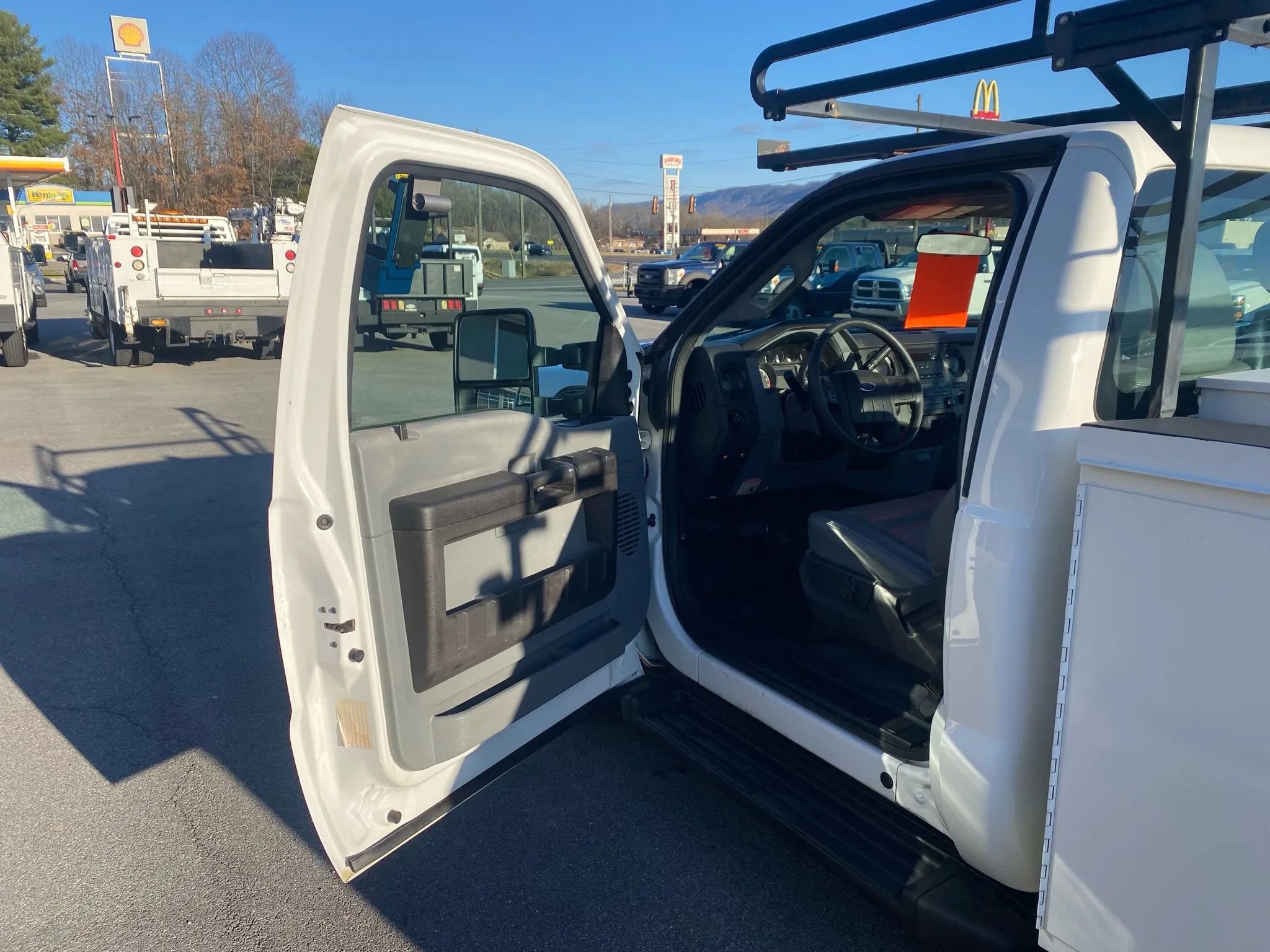 Used 2015 Ford F250 XL w/ Power Equipment Group RWD image 8