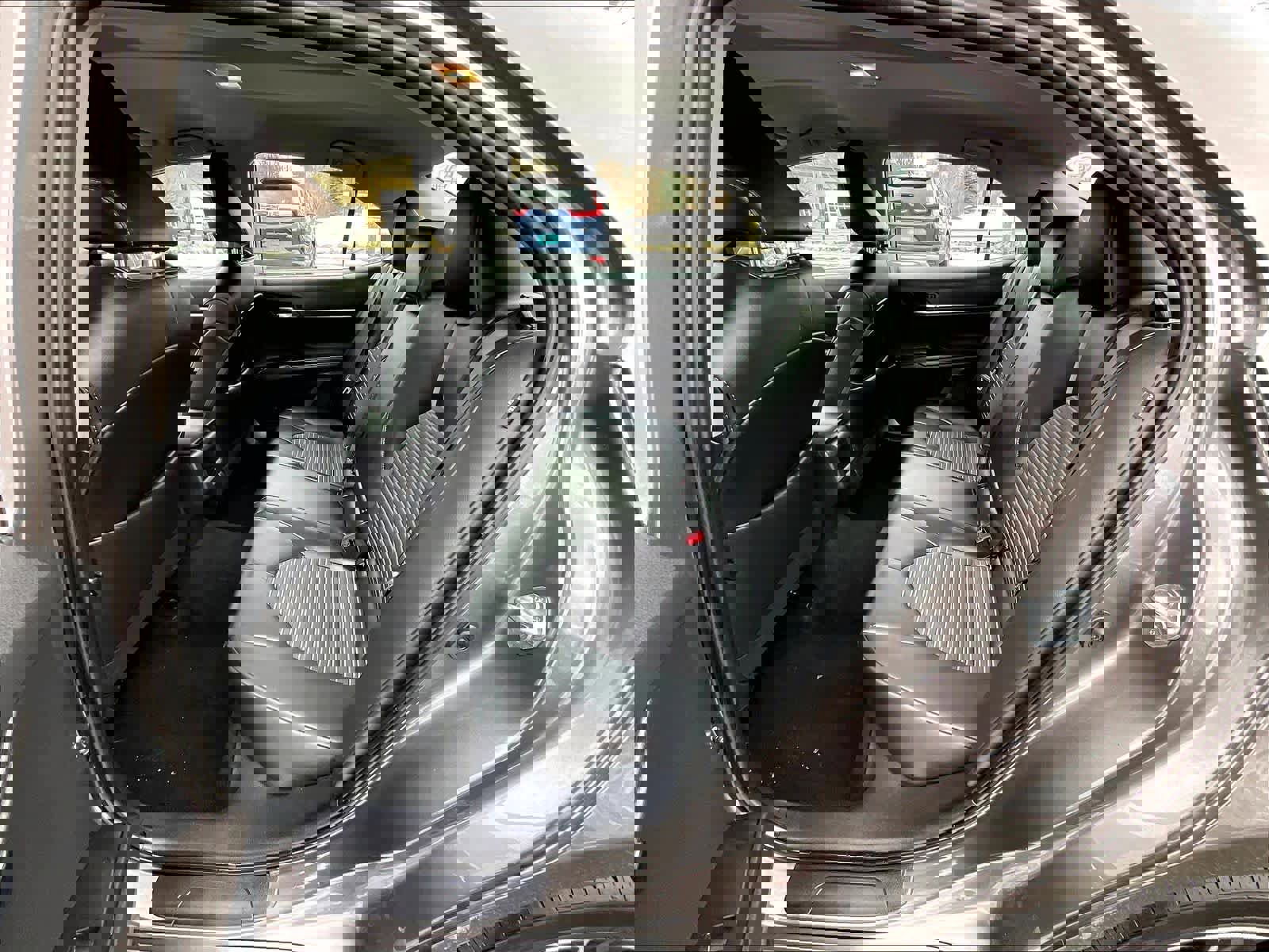 Used 2024 Toyota Camry SE image 15