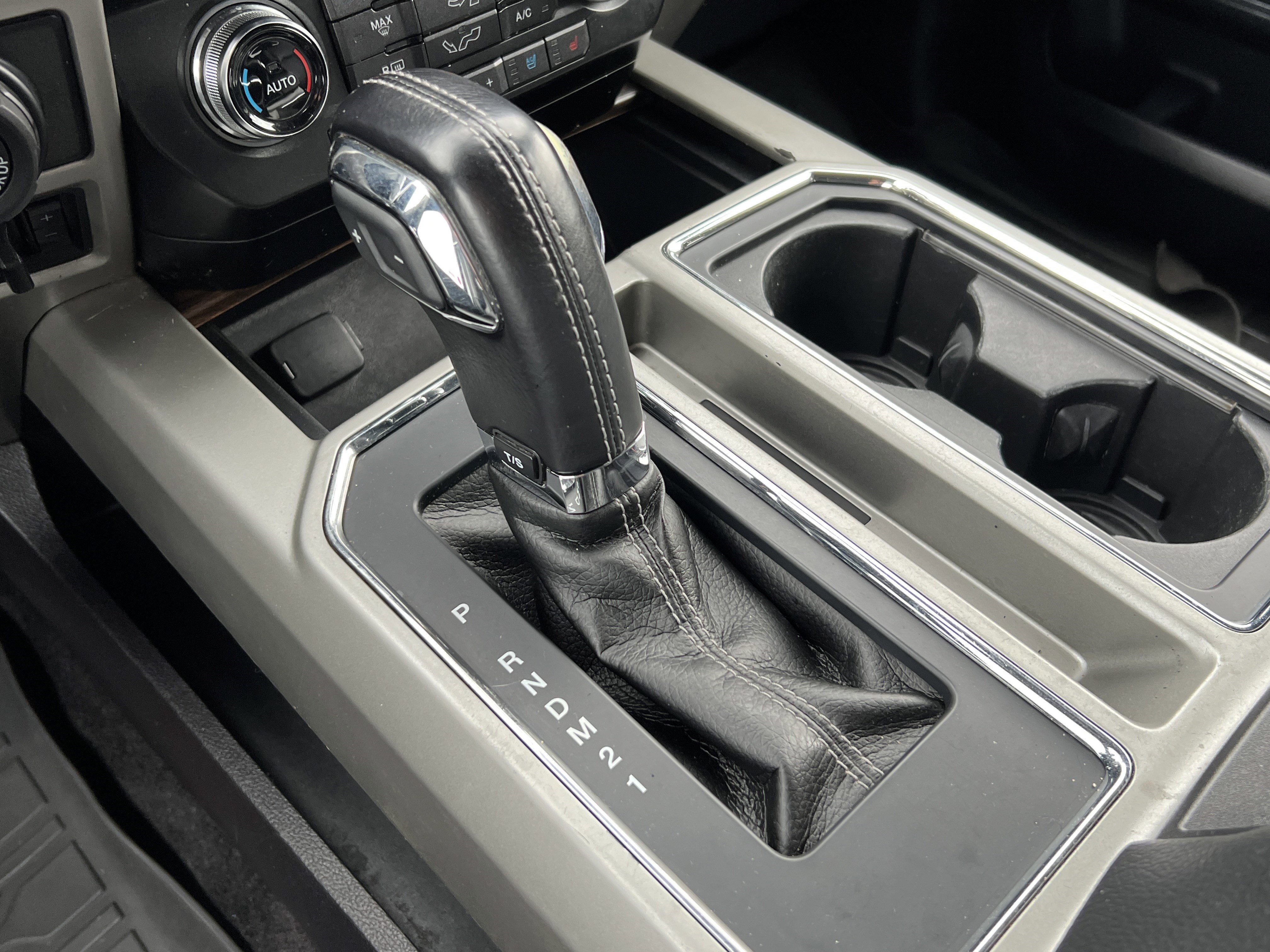 Used 2016 Ford F150 Lariat w/ Equipment Group 502A Luxury image 29