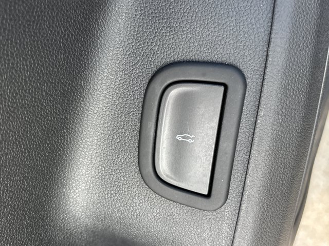 Used 2025 Chevrolet Traverse LT AWD/4WD image 26