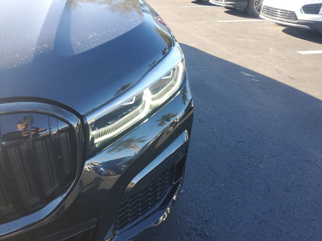 Used 2022 BMW 750i xDrive w/ Executive Package image 9