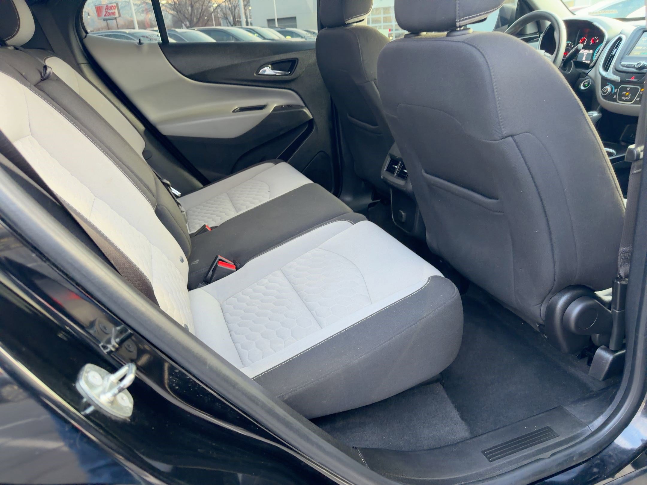 Used 2018 Chevrolet Equinox LS image 32