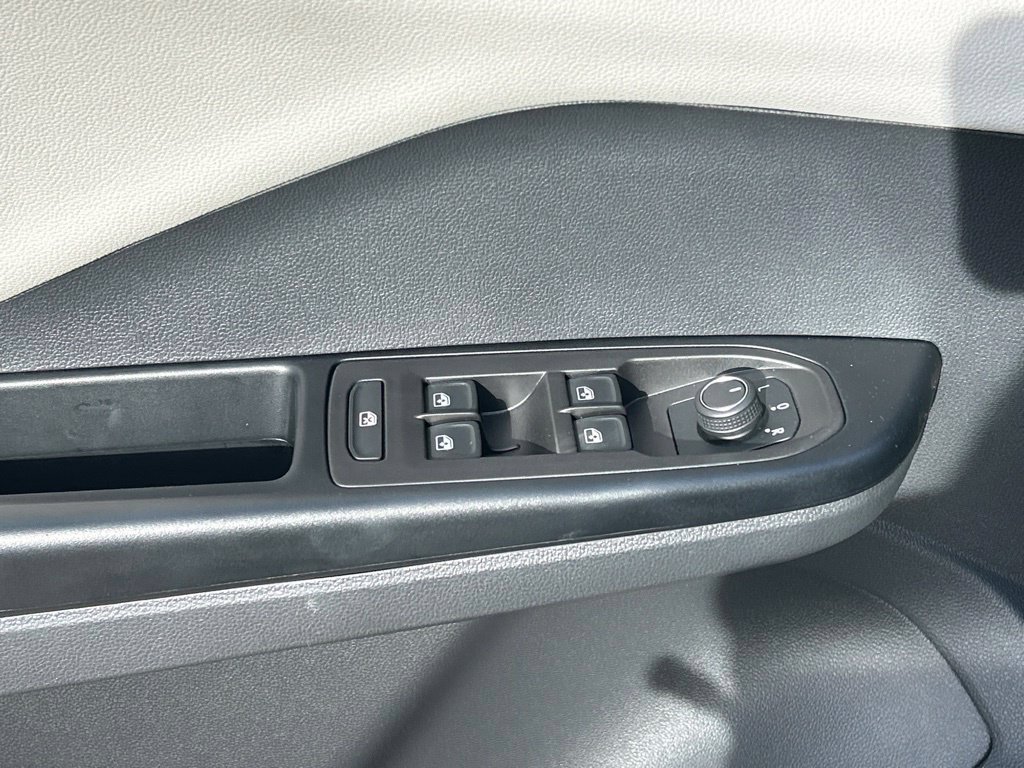 Certified 2026 Volkswagen Taos S FWD image 18