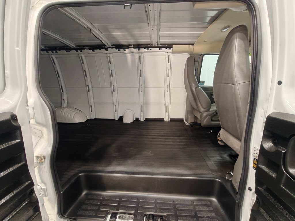 Used 2024 GMC Savana 3500 Extended RWD image 20