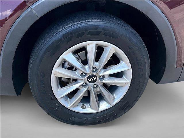 Used 2019 Kia Sorento LX image 10