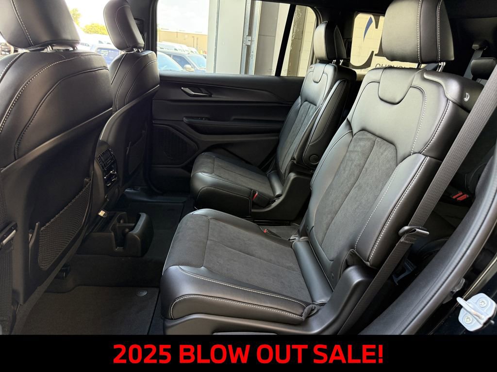 New 2025 Jeep Grand Cherokee L Altitude image 25