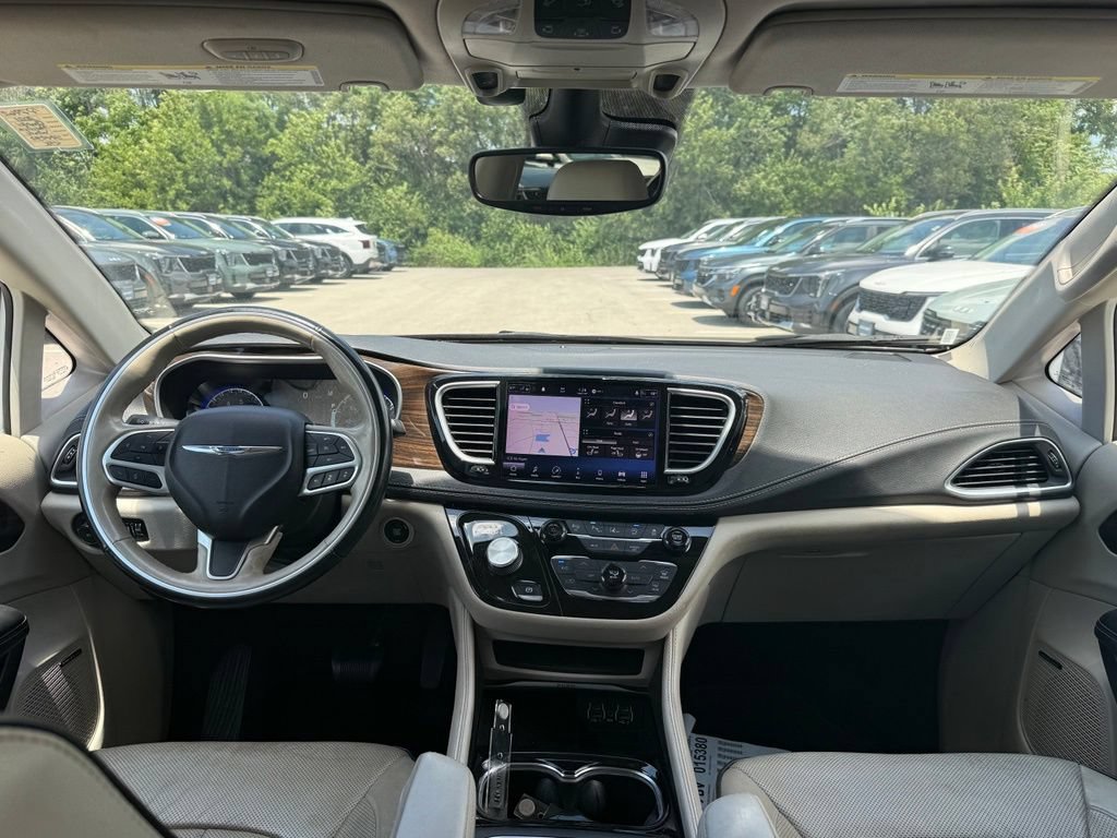 Used 2021 Chrysler Pacifica Limited w/ Premium & Safety Sphere Group AWD/4WD image 17