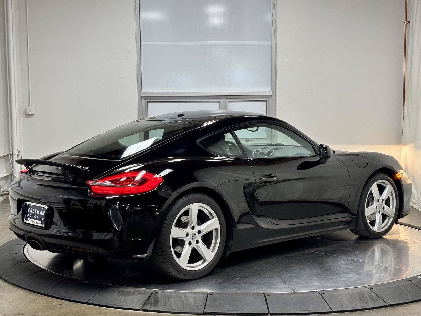 Used 2015 Porsche Cayman RWD image 9