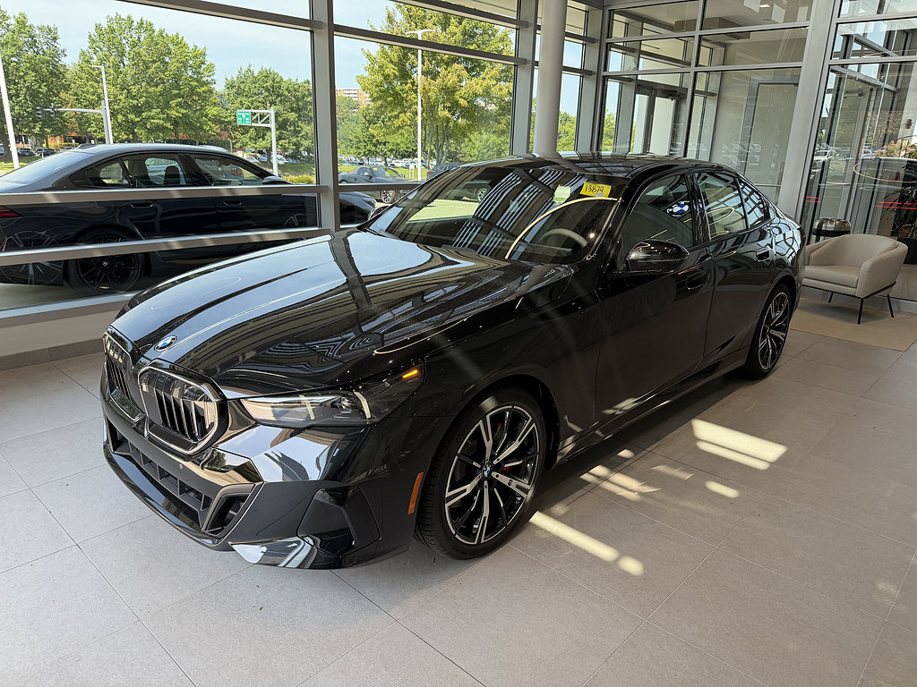 New 2027 BMW 530i xDrive w/ M Sport Package AWD/4WD image 3
