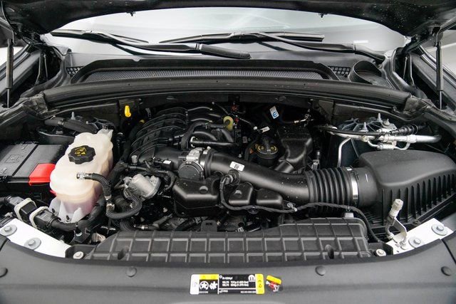 Used 2024 Jeep Grand Cherokee Limited image 11