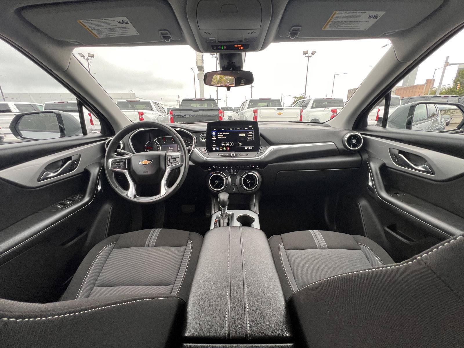 Used 2024 Chevrolet Blazer LT FWD image 19