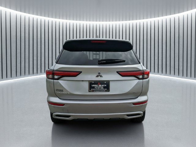 Used 2023 Mitsubishi Outlander SE AWD/4WD image 5