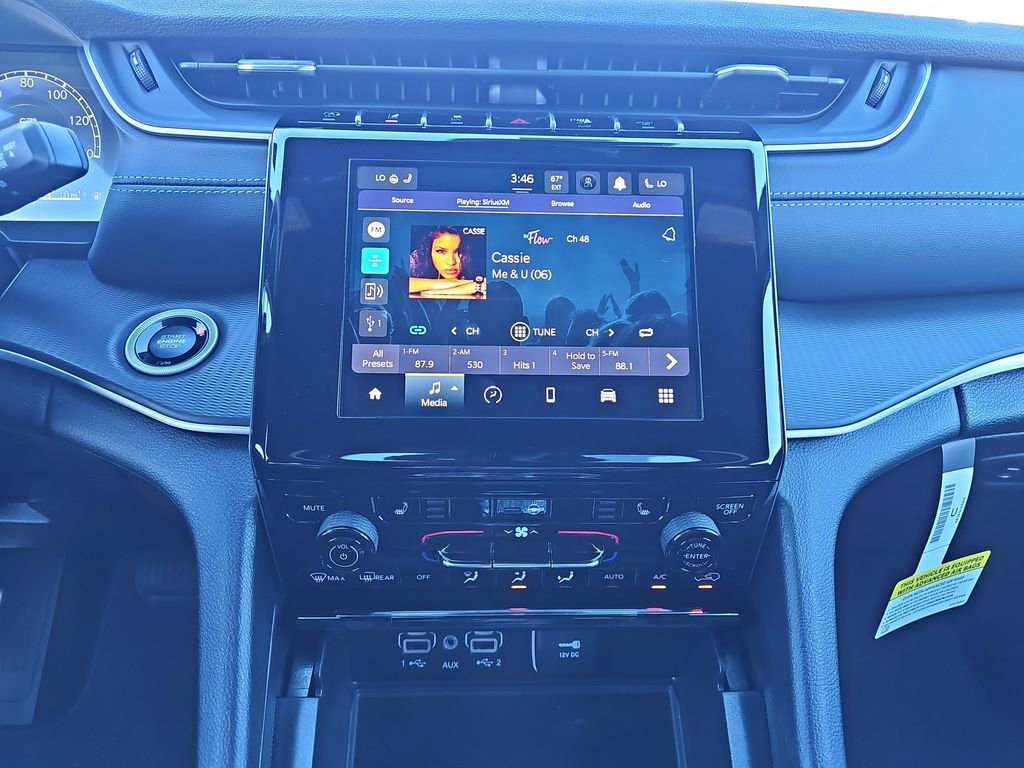 New 2025 Jeep Grand Cherokee Altitude image 19