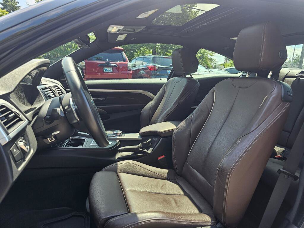 Used 2020 BMW 430i xDrive Coupe w/ M Sport Package AWD/4WD image 17