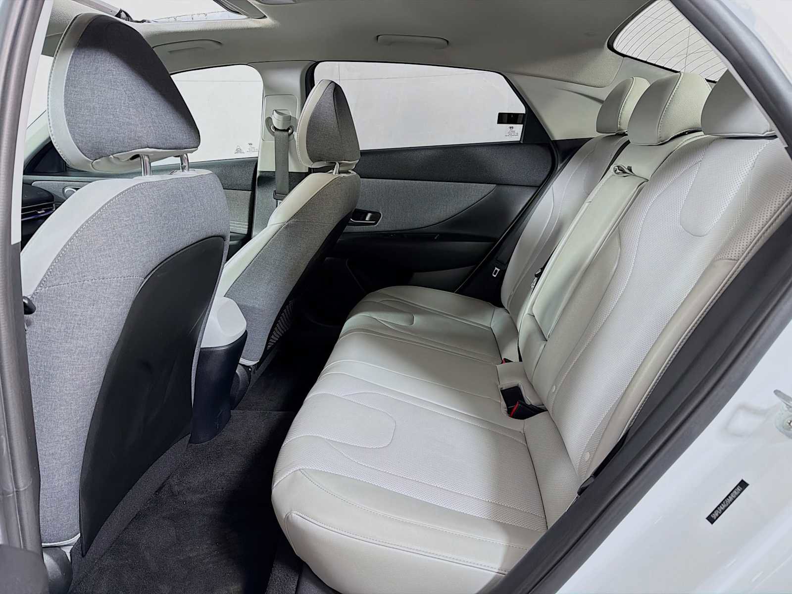 Used 2021 Hyundai Elantra Limited w/ Cargo Package image 23