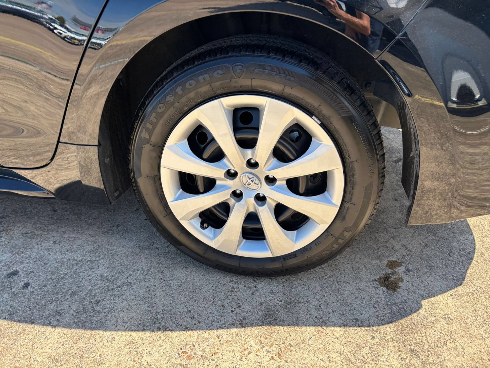 Used 2025 Toyota Corolla LE FWD image 27