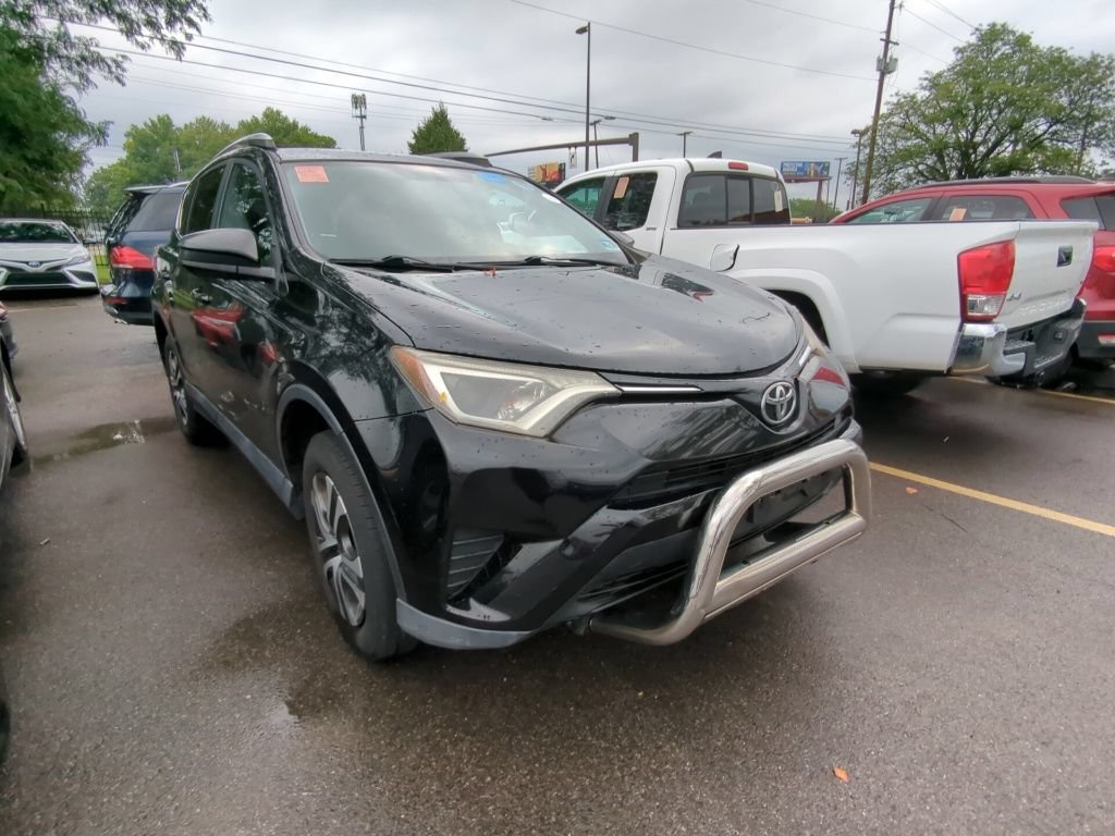 Used 2016 Toyota RAV4 LE AWD/4WD image 3