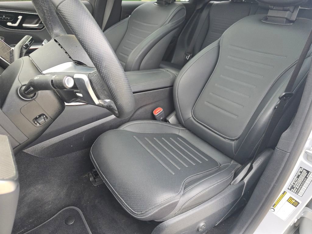 Used 2023 Mercedes-Benz GLC 300 4MATIC image 24