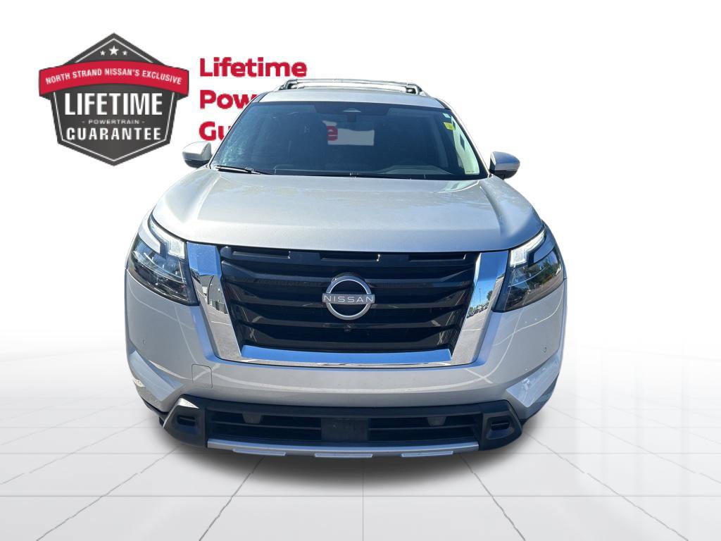 Certified 2025 Nissan Pathfinder SL AWD/4WD image 8
