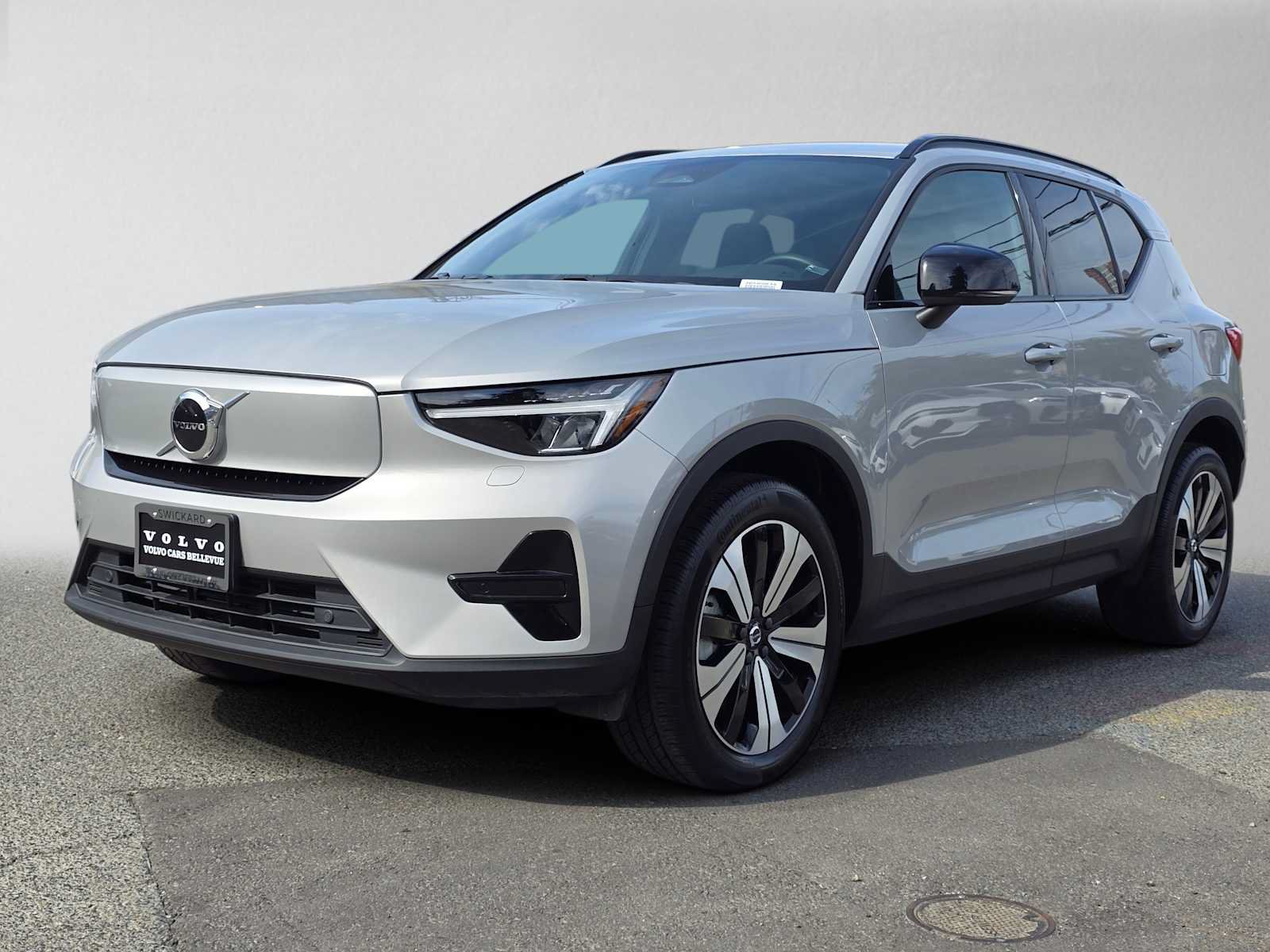 Certified 2023 Volvo XC40 Recharge Core w/ Protection Package Premier AWD/4WD image 9